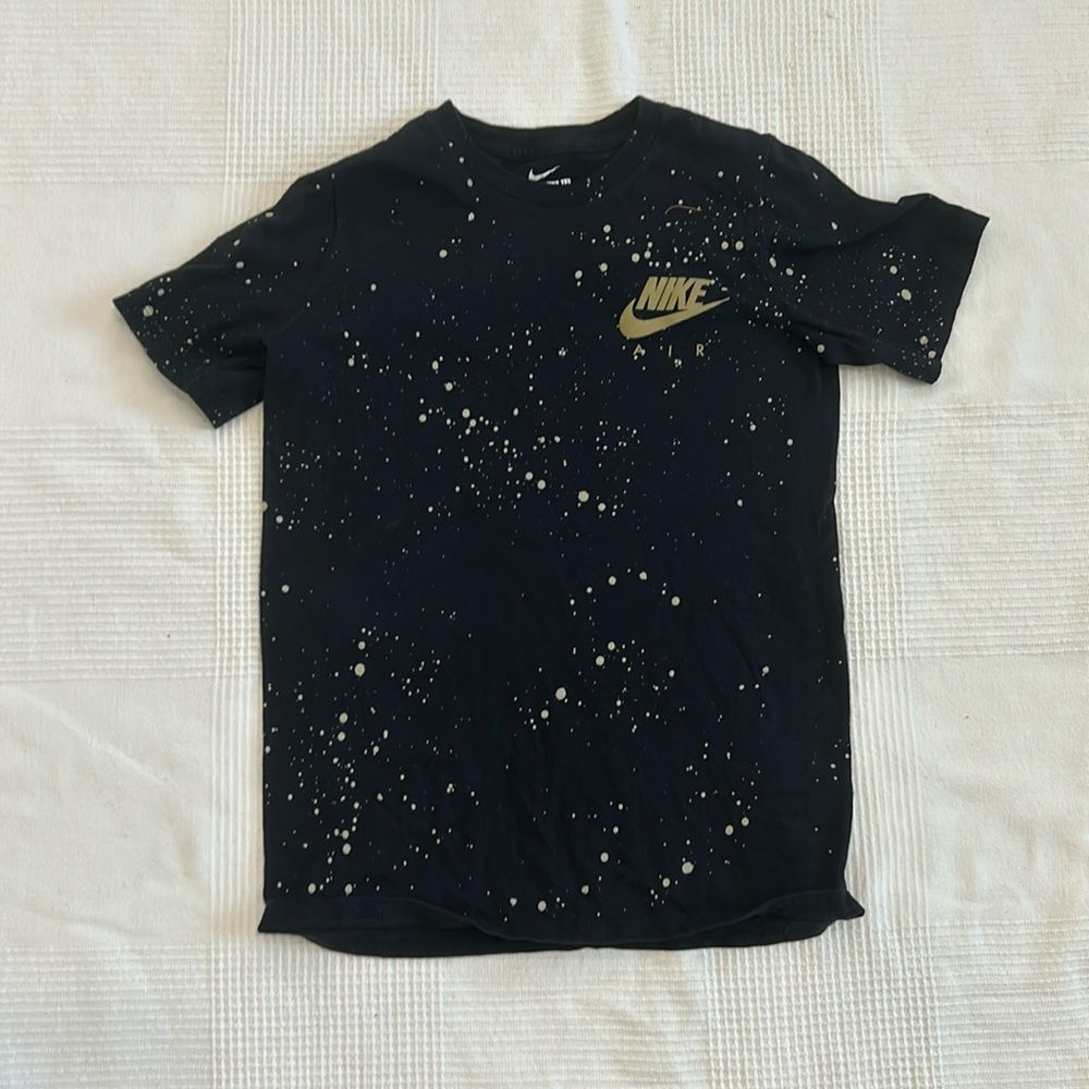Nike Air size Medium 100% Cotton Graphic T Black Gold Splatter Paint